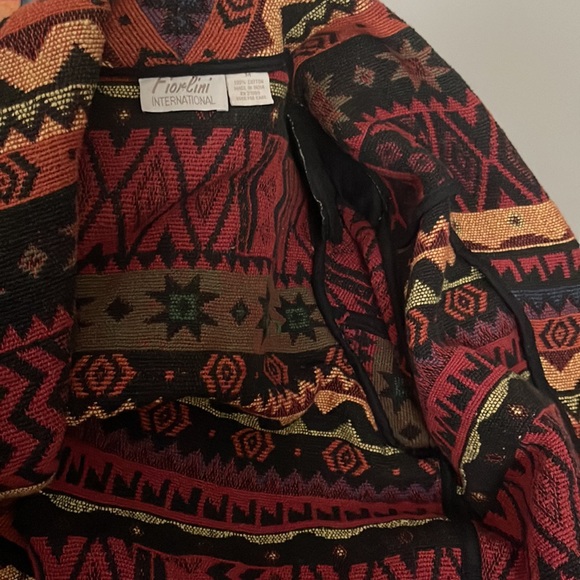 This beautiful short Jacket - Picture 5 of 7